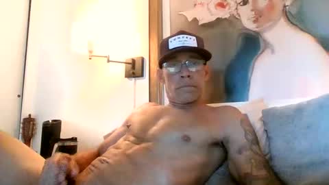 wingnutt765733498294 online show from April 2026 04:23:01 PM