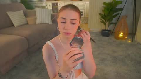 Snapshot of winnieriedesel chatting on June 2026 03:25:01 AM Lillian online show from June 2026 03:25:01 AM