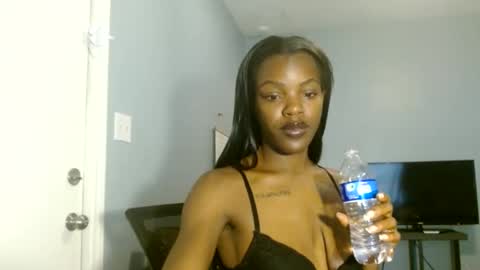 Snapshot of wishhwashy22 chatting on January 2025 05:22:02 PM Chanel online show from January 2025 05:22:02 PM