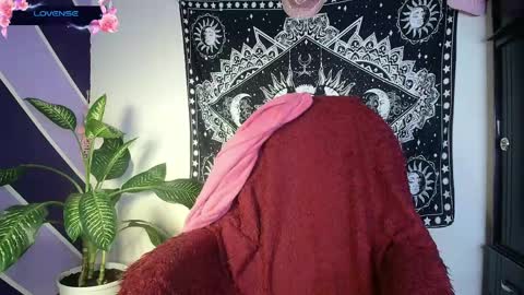 ig WitchDivinne online show from April 2026 07:52:01 PM
