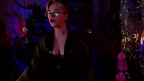 Snapshot of witch_fiona chatting on December 2024 06:16:01 PM Goddess of two strapons - Mr. long Don Mr. Pinky online show from December 2024 06:16:01 PM