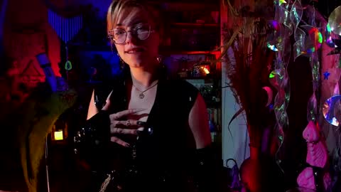 Snapshot of witch_fiona chatting on January 2025 08:25:02 PM Goddess of two strapons - Mr. long Don Mr. Pinky online show from January 2025 08:25:02 PM