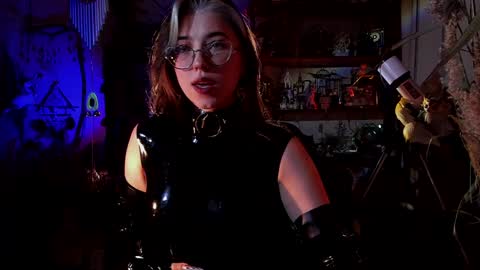 Snapshot of witch_fiona chatting on February 2025 07:22:02 PM Goddess of two strapons - Mr. long Don Mr. Pinky online show from February 2025 07:22:02 PM