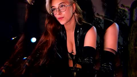 Snapshot of witch_fiona chatting on October 2025 07:58:01 PM Goddess of two strapons - Mr. long Don Mr. Pinky online show from October 2025 07:58:01 PM