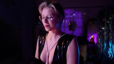 Snapshot of witch_fiona chatting on February 2026 08:06:01 PM Goddess of two strapons - Mr. long Don Mr. Pinky online show from February 2026 08:06:01 PM