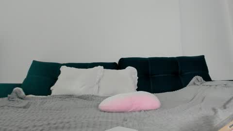 wladilia online show from November 2025 08:11:01 PM