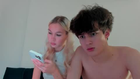 wladilia online show from November 2025 01:47:02 PM