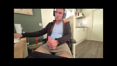 wnhz27 online show from September 2025 01:55:01 PM