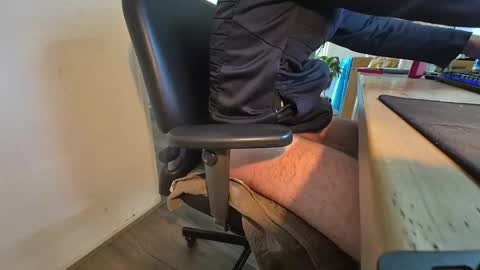 wnhz27 online show from September 2025 09:13:02 AM