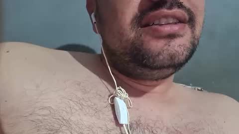 Snapshot of wolfrot chatting on February 2025 02:07:01 AM wolf boy online show from February 2025 02:07:01 AM