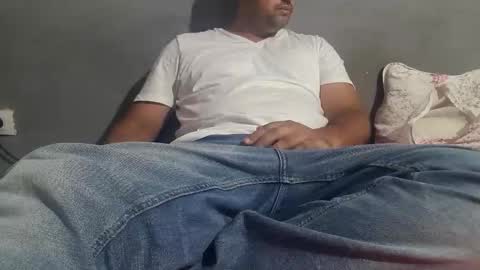 Snapshot of wolfrot chatting on September 2025 03:08:01 AM wolf boy online show from September 2025 03:08:01 AM