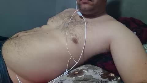 Snapshot of wolfrot chatting on January 2026 02:16:01 AM wolf boy online show from January 2026 02:16:01 AM