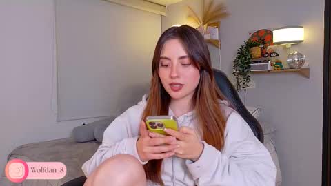 Snapshot of wolfsfoster chatting on October 2025 03:37:01 AM online show from October 2025 03:37:01 AM