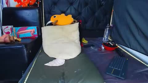 Snapshot of womandirty12 chatting on December 2025 11:34:02 PM katty dirty online show from December 2025 11:34:02 PM