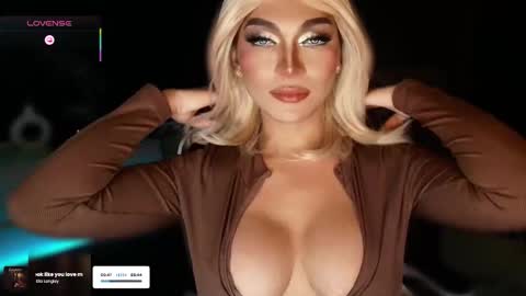 Snapshot of womanofyourdesire_ts chatting on October 2025 12:05:02 AM Julia online show from October 2025 12:05:02 AM