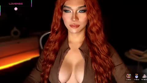 Snapshot of womanofyourdesire_ts chatting on November 2025 06:39:01 PM Julia online show from November 2025 06:39:01 PM