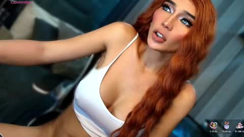 Snapshot of womanofyourdesire_ts chatting on February 2026 04:02:01 AM Julia online show from February 2026 04:02:01 AM