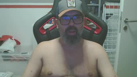 Snapshot of womenizzeer chatting on December 2024 11:00:01 AM Adam online show from December 2024 11:00:01 AM