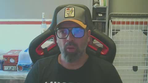 Snapshot of womenizzeer chatting on January 2025 11:02:02 AM Adam online show from January 2025 11:02:02 AM