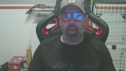 Snapshot of womenizzeer chatting on February 2025 04:46:01 PM Adam online show from February 2025 04:46:01 PM