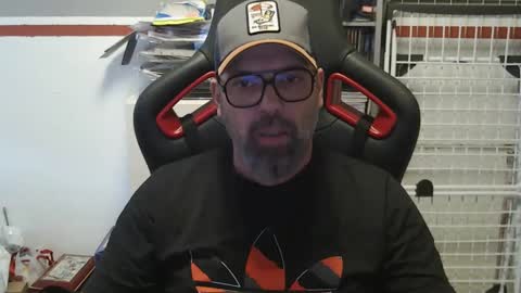 Snapshot of womenizzeer chatting on February 2025 04:35:02 PM Adam online show from February 2025 04:35:02 PM