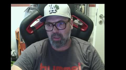 Snapshot of womenizzeer chatting on September 2025 04:28:02 PM Adam online show from September 2025 04:28:02 PM