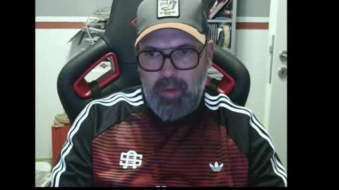 Snapshot of womenizzeer chatting on September 2025 10:12:02 PM Adam online show from September 2025 10:12:02 PM