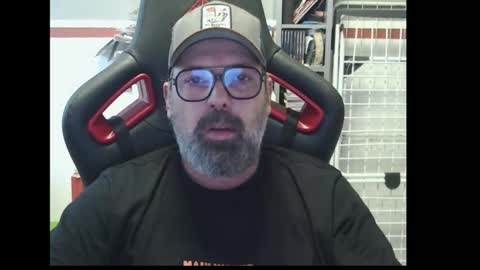 Snapshot of womenizzeer chatting on September 2025 04:12:02 PM Adam online show from September 2025 04:12:02 PM