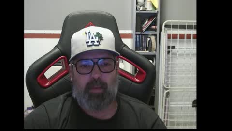 Snapshot of womenizzeer chatting on October 2025 04:19:02 PM Adam online show from October 2025 04:19:02 PM