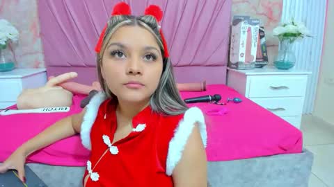 wonderkloe_ online show from December 2025 04:48:01 PM