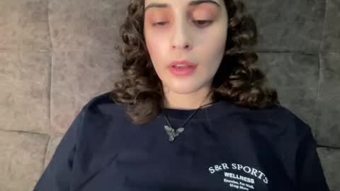 Snapshot of wonderland_stia chatting on October 2025 12:05:01 PM Stia online show from October 2025 12:05:01 PM