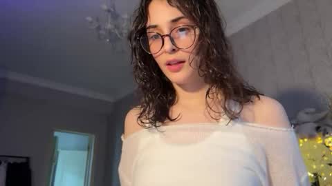 Snapshot of wonderland_stia chatting on November 2025 12:51:01 PM Stia online show from November 2025 12:51:01 PM