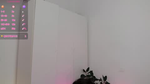 Snapshot of wonderwomannn chatting on October 2025 08:28:01 PM Amalia online show from October 2025 08:28:01 PM