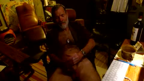Snapshot of woodchuck185 chatting on May 2026 03:37:02 AM Chuck online show from May 2026 03:37:02 AM