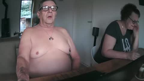 woodwurm and Snoeske online show from February 2026 07:36:01 AM