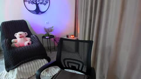 dudetta Kim online show from October 2025 03:31:01 PM