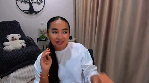 dudetta Kim online show from October 2025 10:46:02 AM