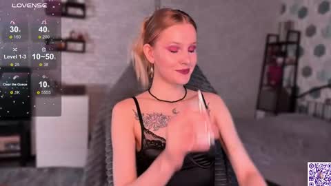 Arnika and Simon online show from October 2025 09:32:01 AM