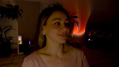 Snapshot of worldsbaby chatting on February 2025 08:42:02 PM worldsbaby online show from February 2025 08:42:02 PM