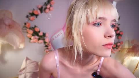 wow_angel online show from May 2026 05:36:02 AM