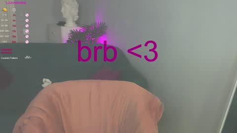 Snapshot of wow_luvng chatting on December 2024 06:06:01 PM Rebecy online show from December 2024 06:06:01 PM