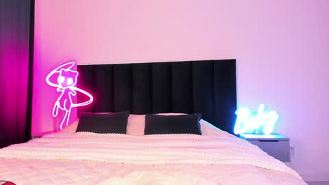 Snapshot of wowlovie666 chatting on December 2024 07:58:02 PM Emi online show from December 2024 07:58:02 PM