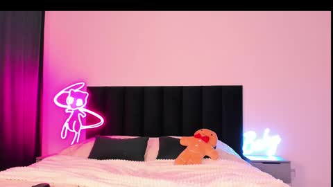 Snapshot of wowlovie666 chatting on January 2025 07:07:01 AM Emi online show from January 2025 07:07:01 AM