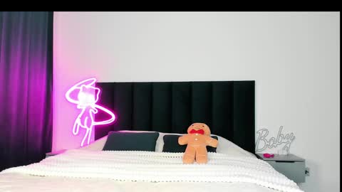 Snapshot of wowlovie666 chatting on January 2025 03:59:01 AM Emi online show from January 2025 03:59:01 AM