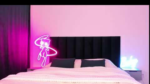 Snapshot of wowlovie666 chatting on January 2025 04:05:01 AM Emi online show from January 2025 04:05:01 AM