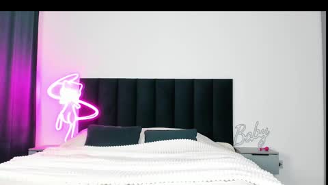 Snapshot of wowlovie666 chatting on February 2025 04:00:02 AM Emi online show from February 2025 04:00:02 AM