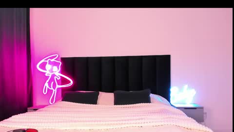 Snapshot of wowlovie666 chatting on February 2025 05:05:02 AM Emi online show from February 2025 05:05:02 AM