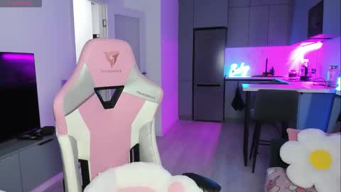 Snapshot of wowlovie666 chatting on September 2025 07:02:02 PM Emi online show from September 2025 07:02:02 PM