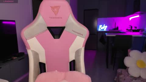 Snapshot of wowlovie666 chatting on October 2025 08:10:01 PM Emi online show from October 2025 08:10:01 PM