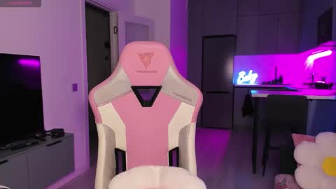 Snapshot of wowlovie666 chatting on November 2025 05:01:02 PM Emi online show from November 2025 05:01:02 PM